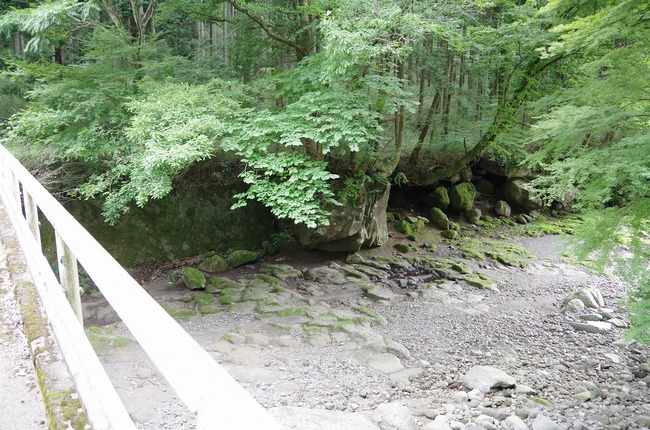佐野川（橋の上から）