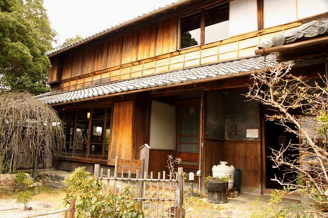 母屋玄関