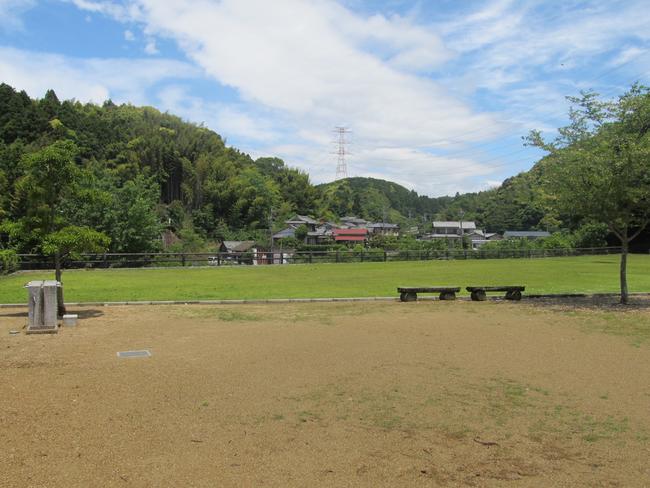 グラウンド