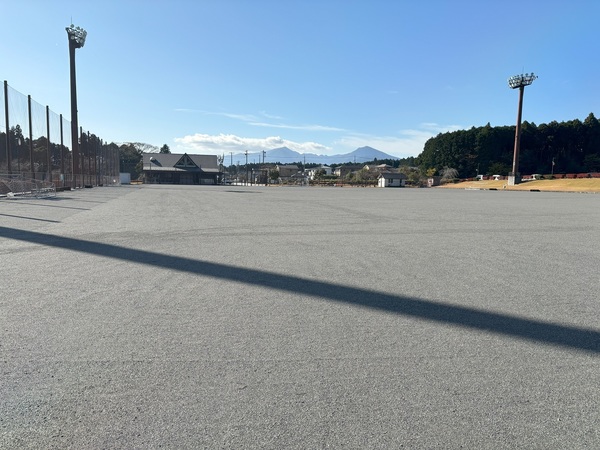 グラウンド