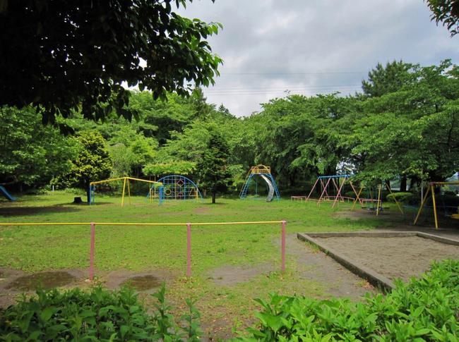 芝生広場・遊具