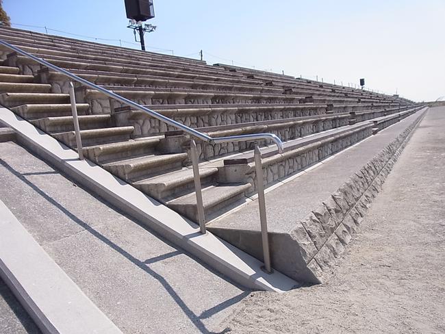 大井川河川敷運動公園　スタンド