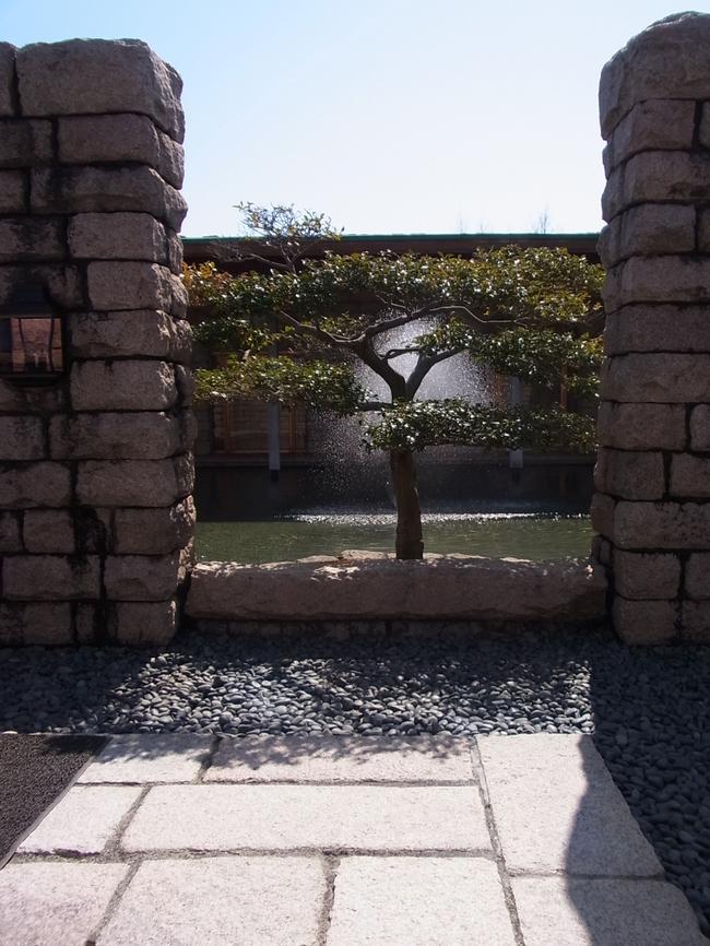 エントランス・噴水