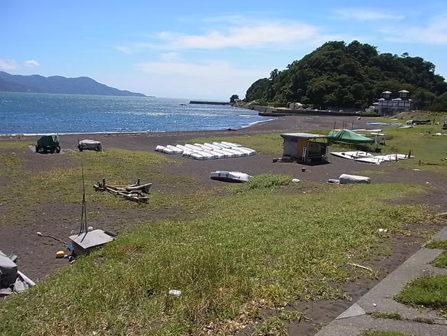 海岸　西向き