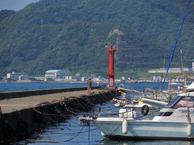 西浦地区 赤碕（木負堤防）の突堤　木負漁港