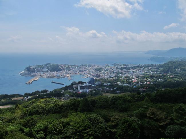 展望テラスより稲取地区