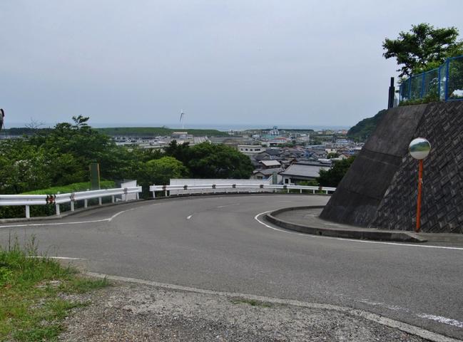 海の見える坂道（寺坂）