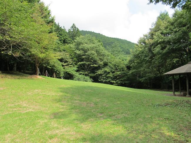 芝生広場