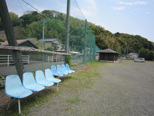 ベンチ