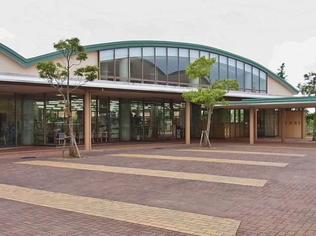 菊川市小笠図書館