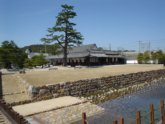 新居関所