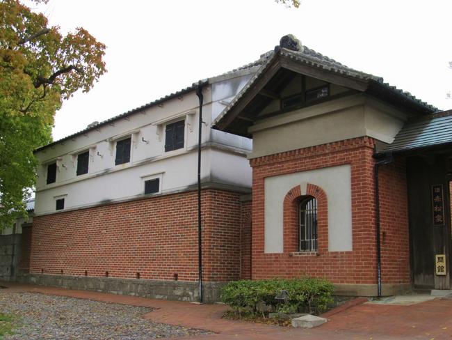 門番所・北土蔵(米蔵）