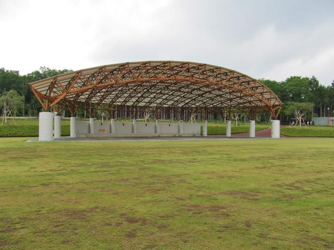 まるびドーム前面ふれあい広場