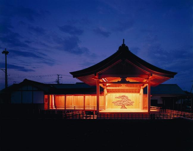 熊野伝統芸能館　能舞台　夜