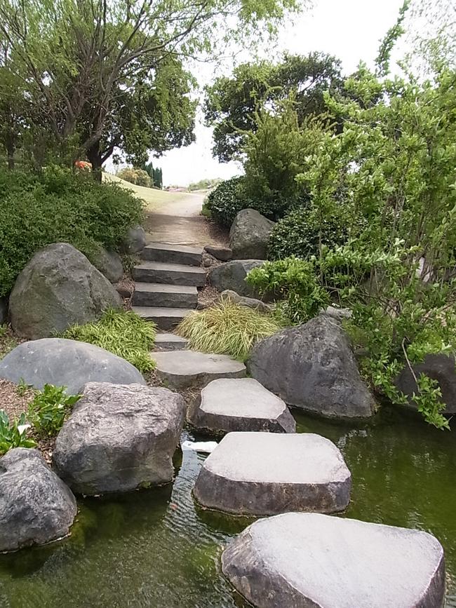 小池