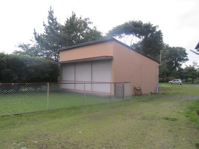 建屋　前方