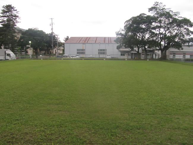 豊岡総合センター　豊岡グリーンボウル場　ゲートボール場　球場側
