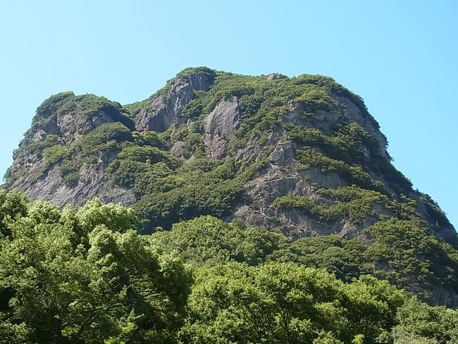 ロッククライミングの山壁