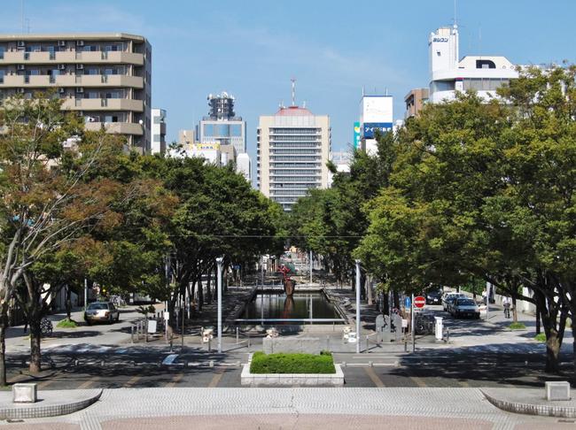 青葉緑地　静岡市役所方向