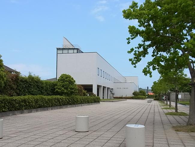図書館全景
