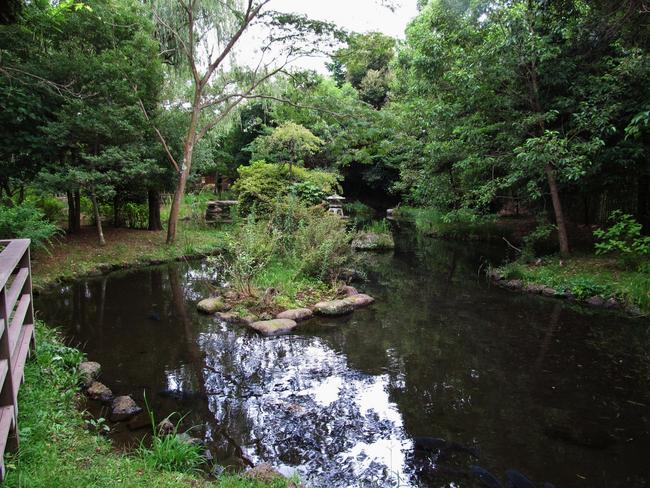 水路(池)