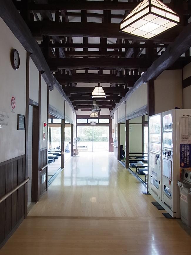 休憩室廊下