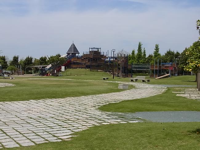 遠州灘海浜公園　中田島北地区　公園　木製遊具