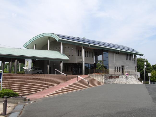磐田スポーツ交流の里　ゆめりあ球技場　管理棟