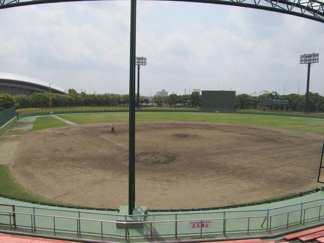 野球場　観客席から