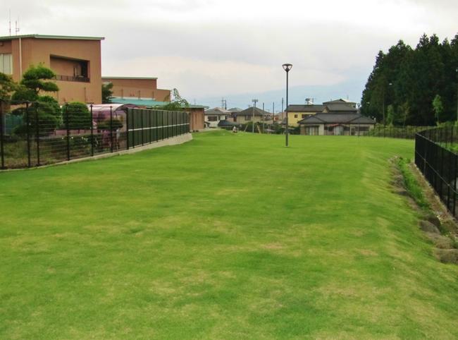 芝生広場