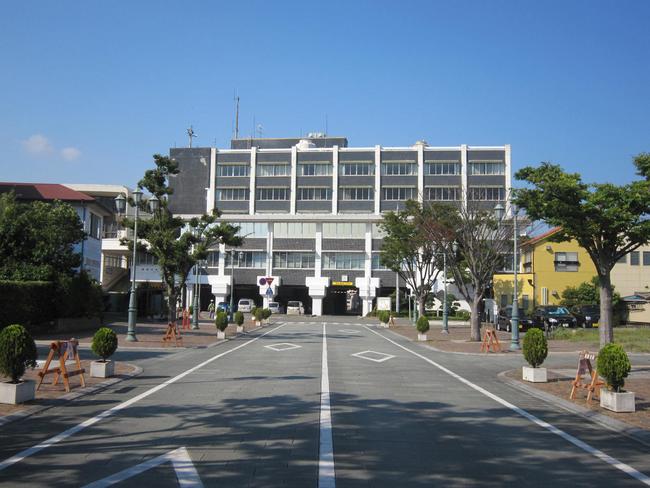 焼津市役所　正面