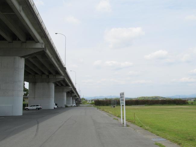 原野谷川親水公園　東多目的広場
