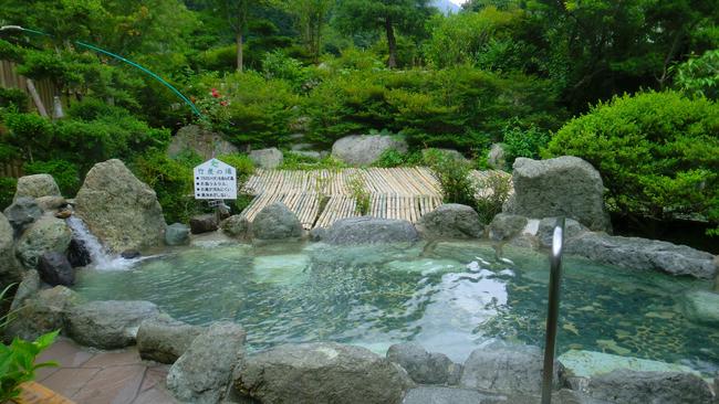 竹炭の湯