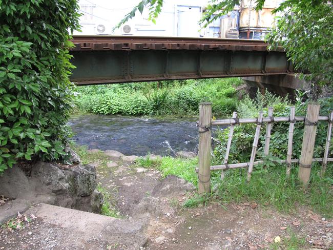 三石神社付近鉄橋
