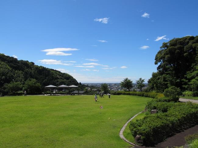 芝生広場