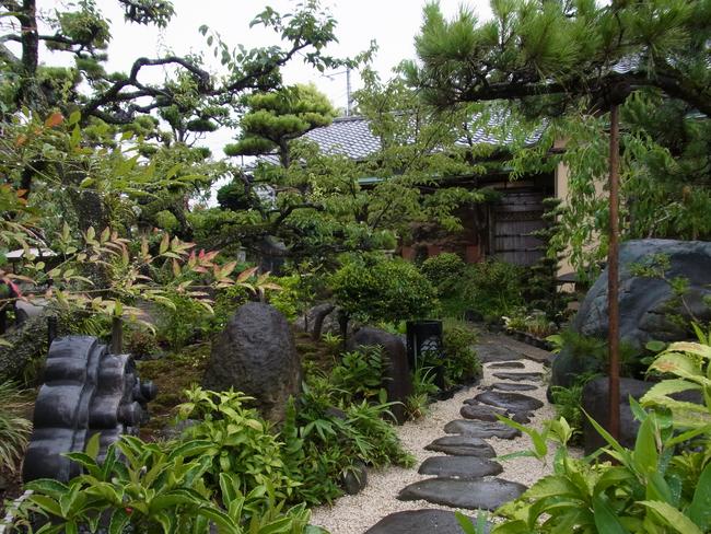 せせらぎ亭庭園