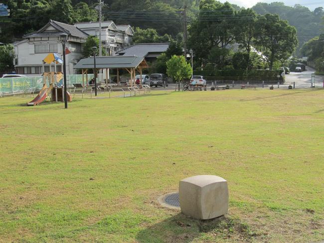 芝生広場