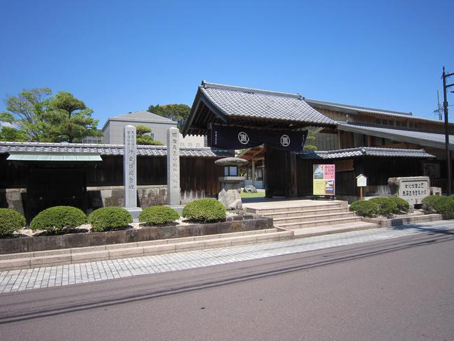 正門
