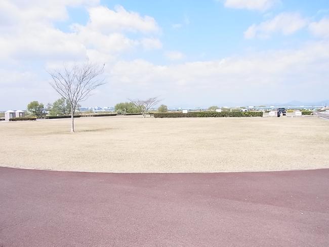 芝生広場