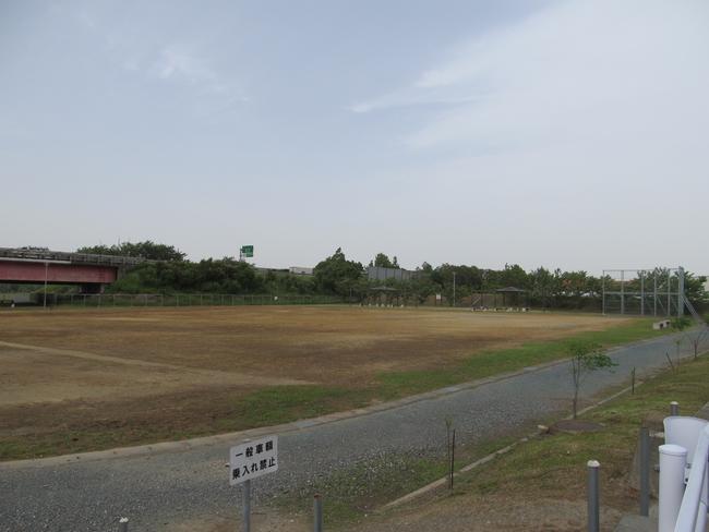 グラウンド