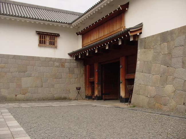 東御門・巽櫓内部